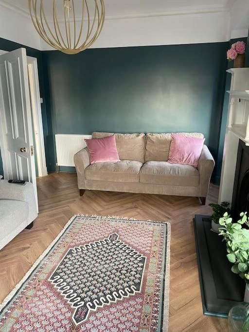 Frasers Apartment Голспи Екстериор снимка